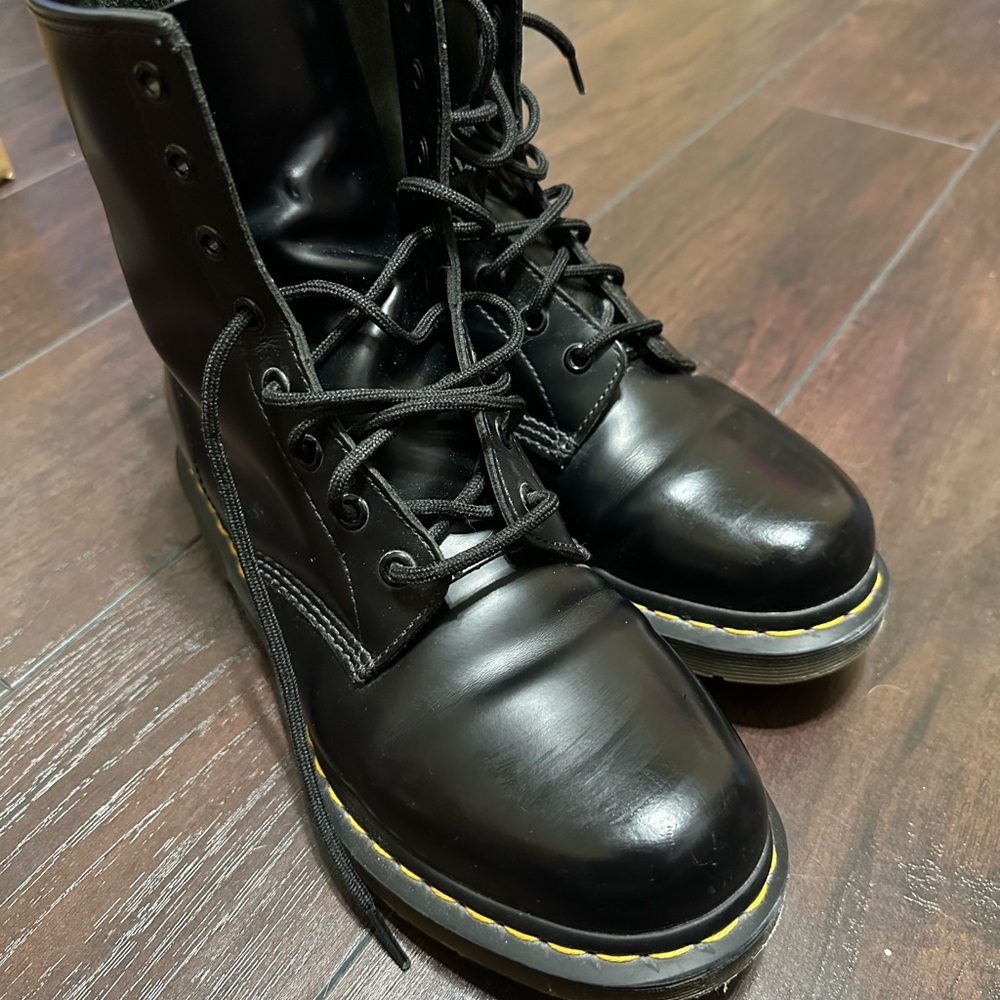 Dr. Martens 1460 Smooth Leather Lace-Up Boots Size 10 - Picture 12 of 13